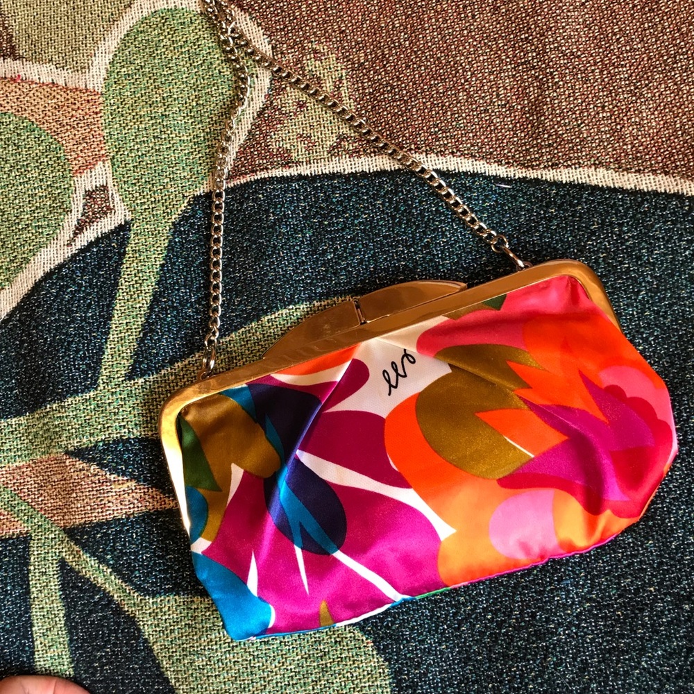 Guess purse - Picture 5 of 6